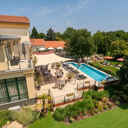 Elizabeth Hotel Gyula Εξωτερικό φωτογραφία