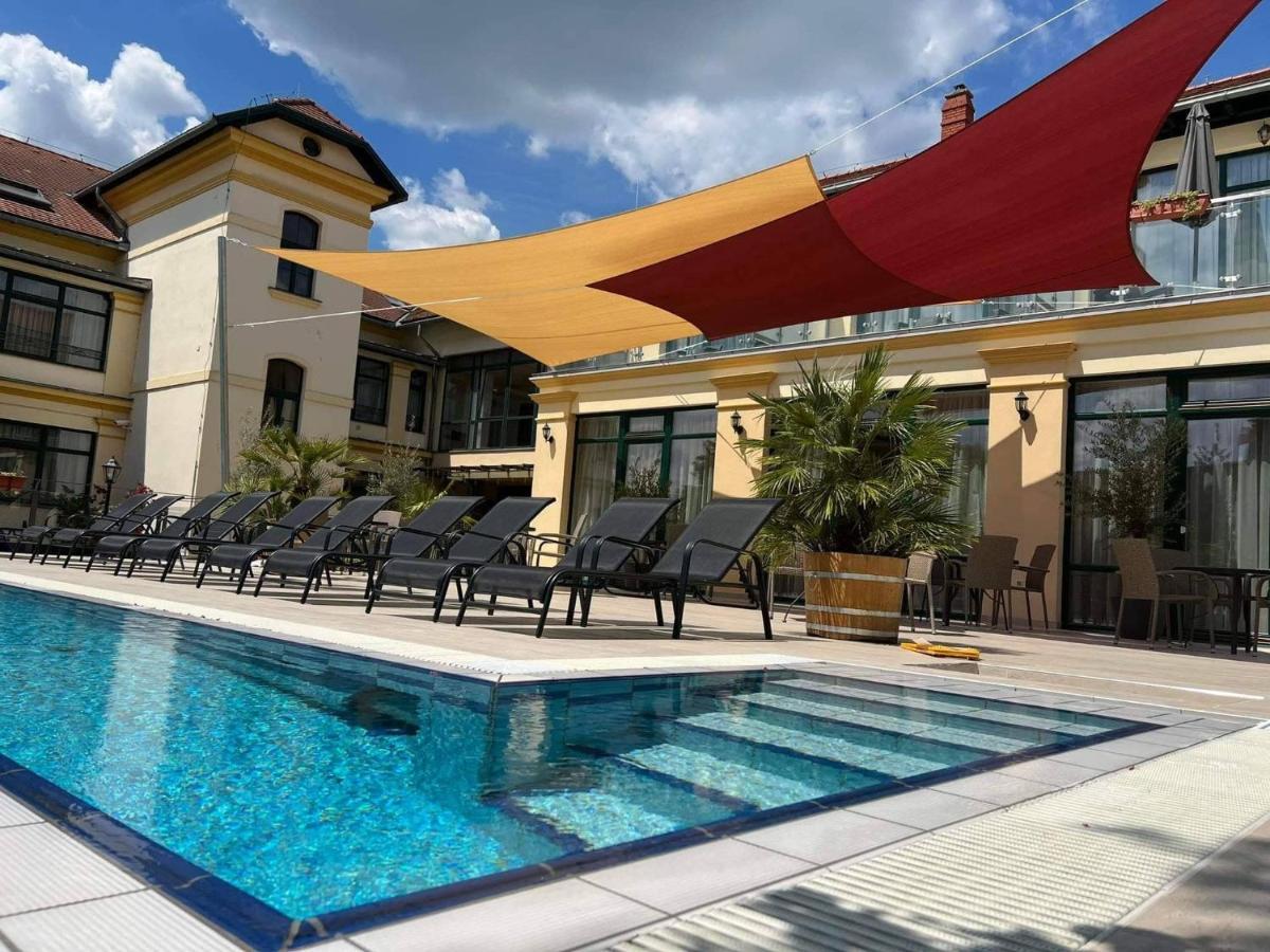 Elizabeth Hotel Gyula Εξωτερικό φωτογραφία