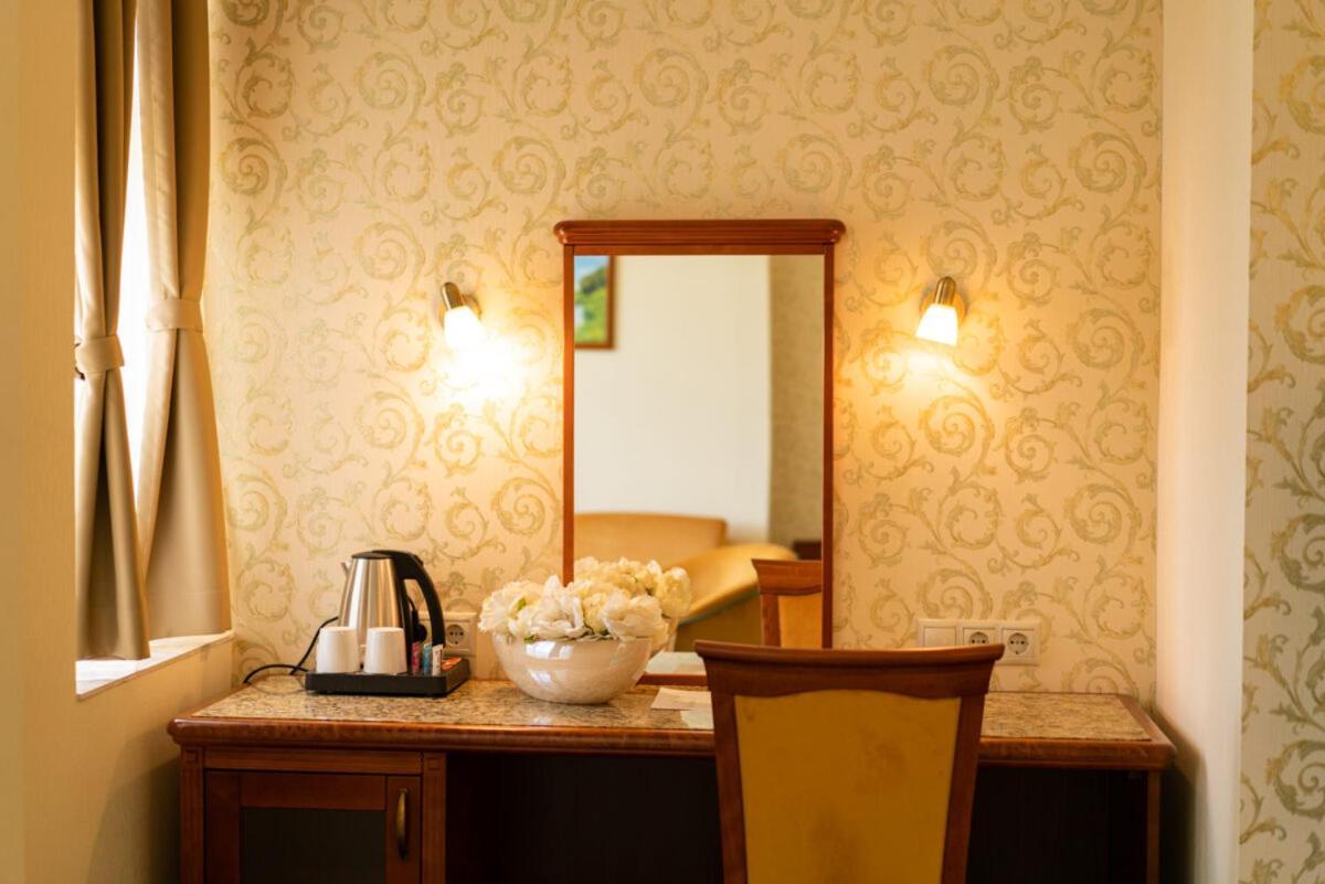 Elizabeth Hotel Gyula Εξωτερικό φωτογραφία